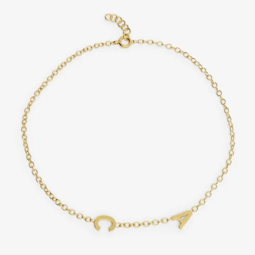 Visualisation produit 3D : mise en scène élégante de bijoux pour une communication premium.